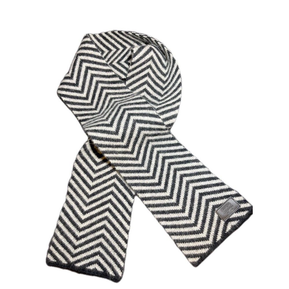 Coach Black and White Chevron Knit Scarf